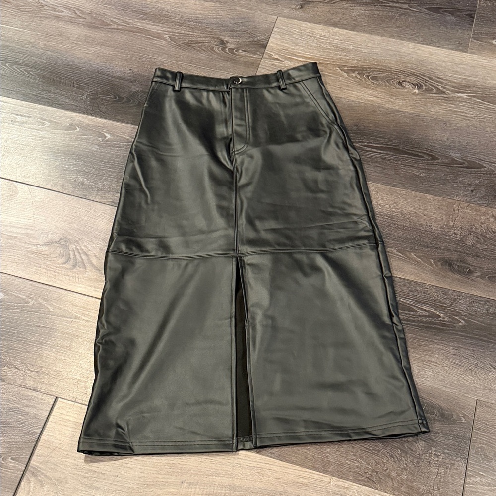 Black Midi Skirt Size Small NWOT